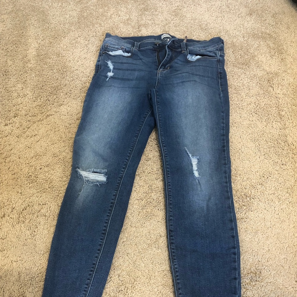 Sneak Peek jeans